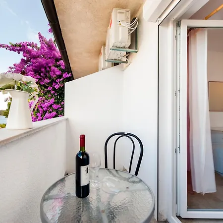 Luna Tsuki Two Aparthotel